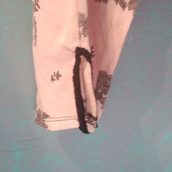 Liz Claiborne Pink  Black Toile Floral Long Sleeve Pajama Set Size Medium - Picture 6 of 9